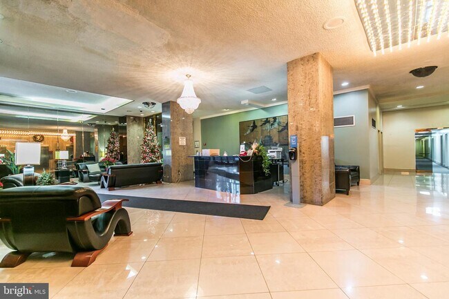 Foto del edificio - 1011 Arlington Blvd