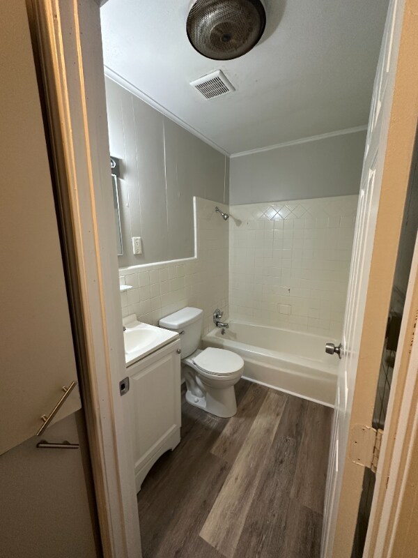 Building Photo - 123 S Sam Davis Ave