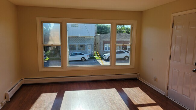 Building Photo - 4333 Lawndale Ave