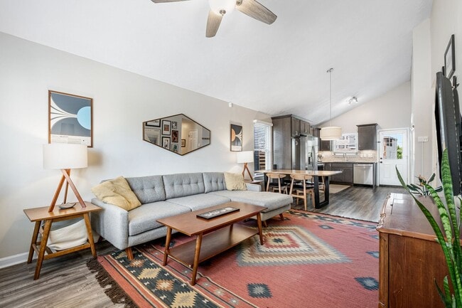 Building Photo - 3 Bedroom Home in Wedgewood Houston