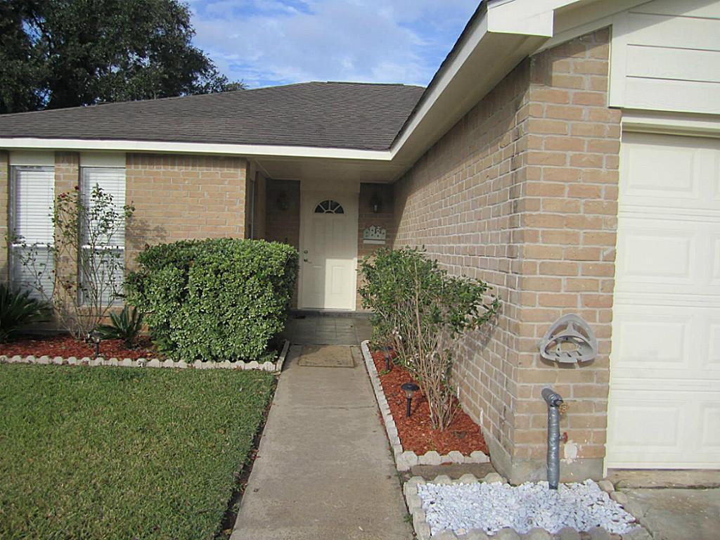 Primary Photo - 2823 Old Fort Rd