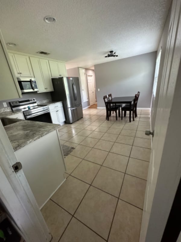 Foto del edificio - 9033 Old Plank Rd