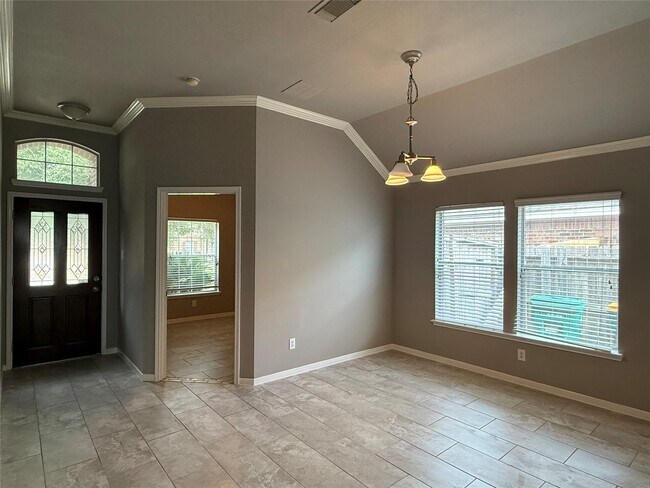 Foto del edificio - 16126 Saxon Hollow Ln