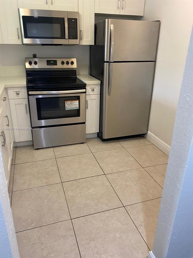 Foto del edificio - 484 NW 165th St