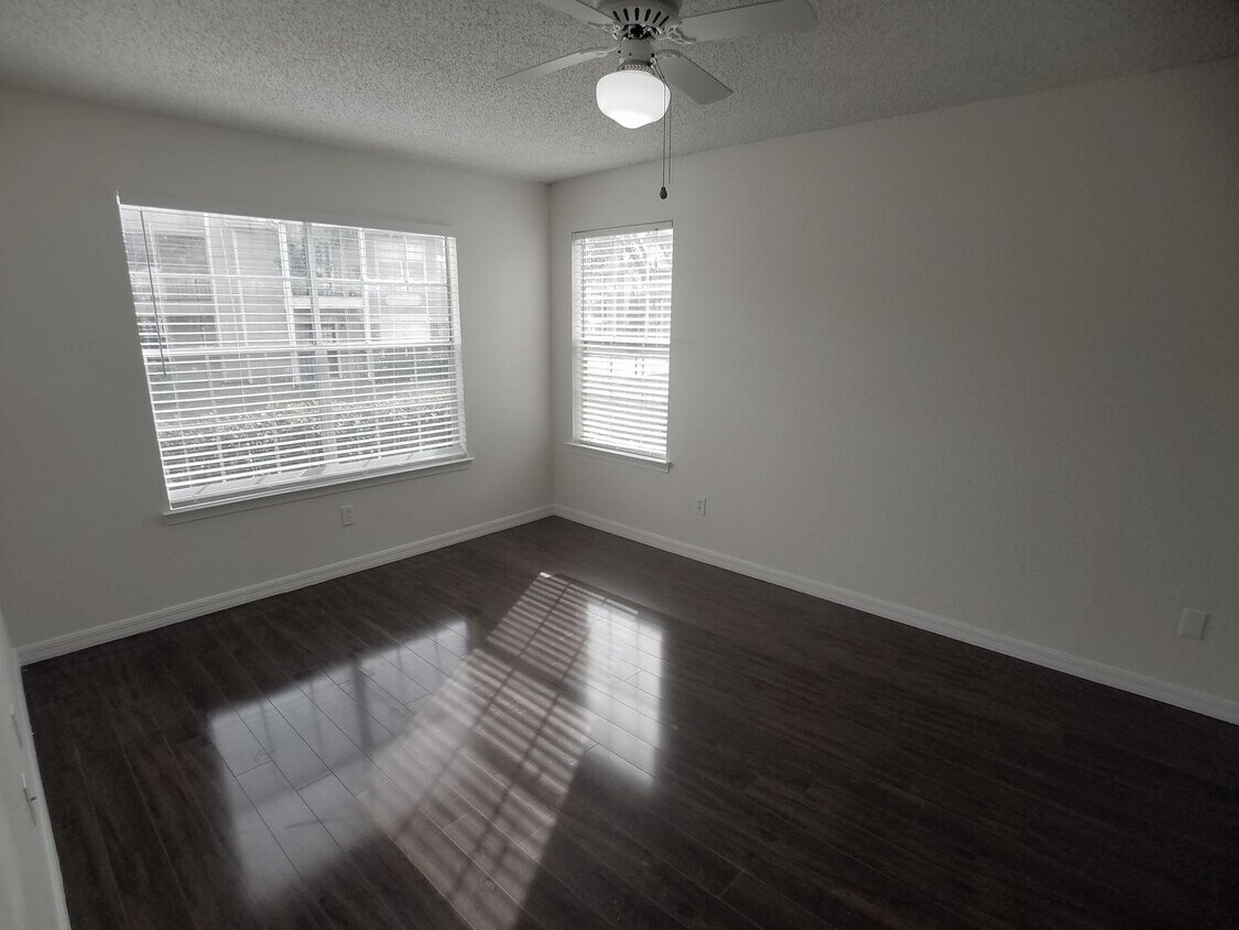 Primary Photo - Beautiful 1/1 Wood Floor Condo With a Beau...