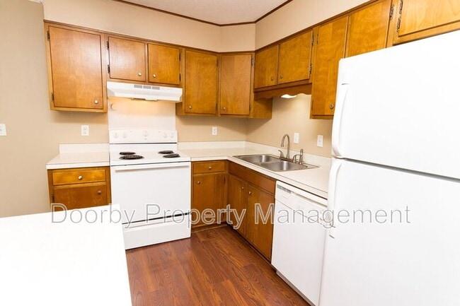 Building Photo - 4235 Greenbriar Rd