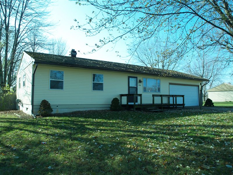 3900 Viking Dr, Jackson, MI 49201 House for Rent in Jackson, MI