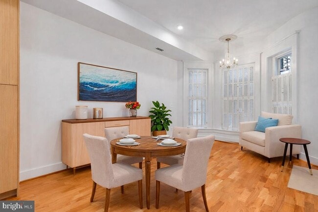 Foto del edificio - 3169 18th St NW