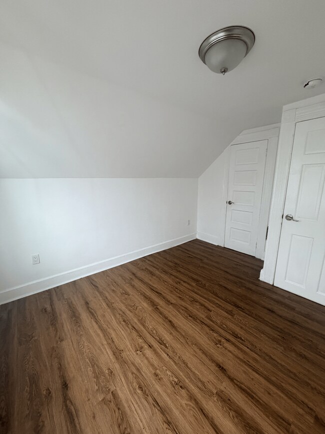 Dormitorio 1 - 385 Huntington Rd