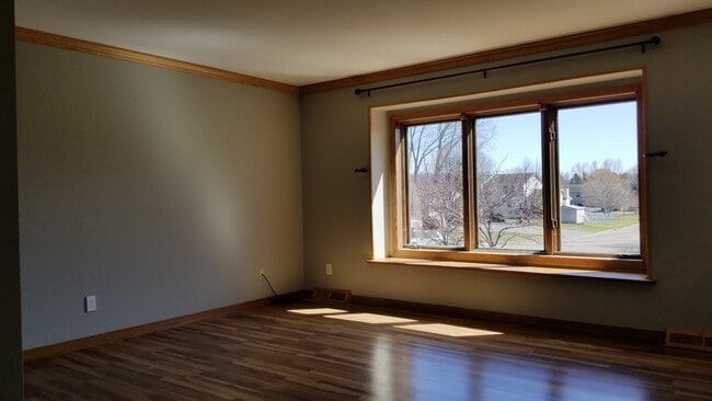 Building Photo - 2218 Namekagon St