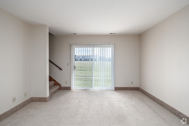 2 habitaciones, 1,5 baños - 1024 pies cuadrados - Sala de estar - Pleasant Creek Meadows