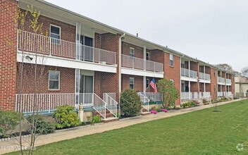 Building Photo - 910 South St