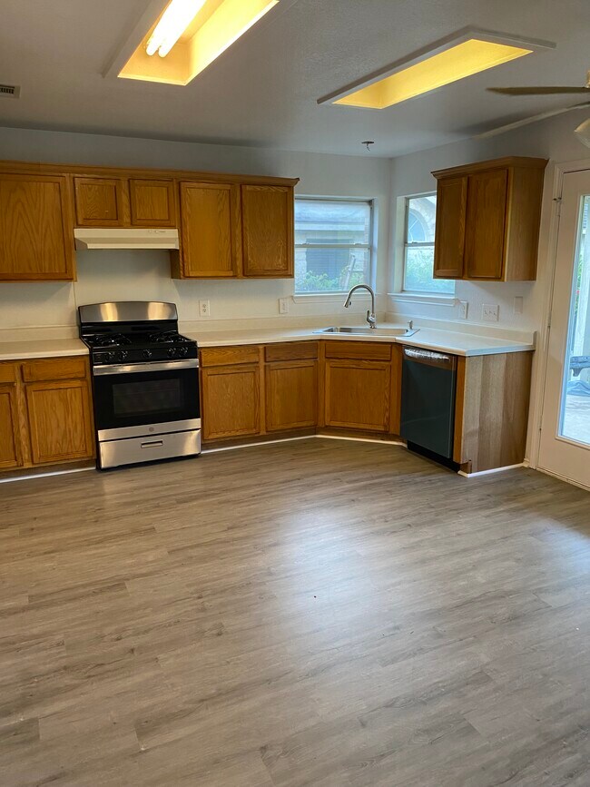 Foto del edificio - 503 Settlement St