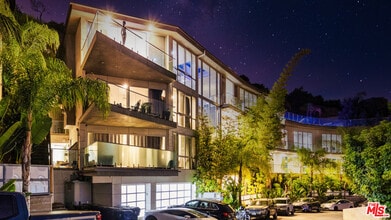 Building Photo - 6425 Weidlake Dr