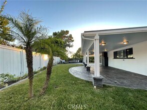 Building Photo - 6326 Villa Rosa Dr
