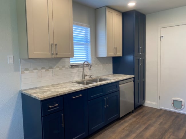 Building Photo - 957 Bramling Cir