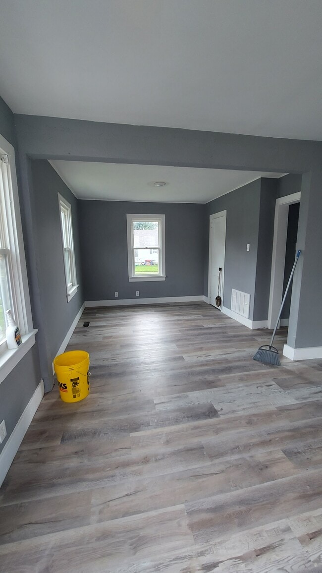 Building Photo - 947 Carrico St