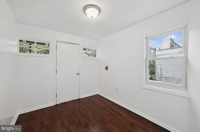 Foto del edificio - 4928 Walnut St