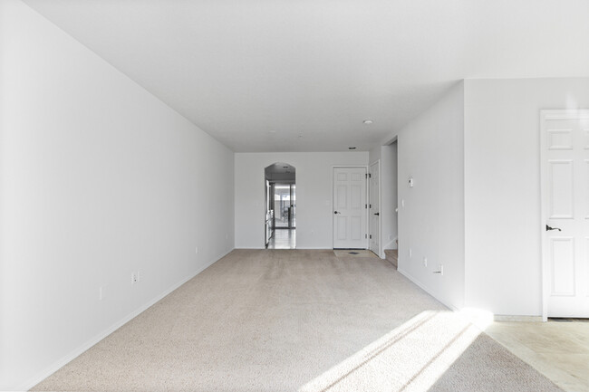 Building Photo - 419 Harris Ln
