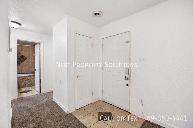 Building Photo - 1408 W Lee St