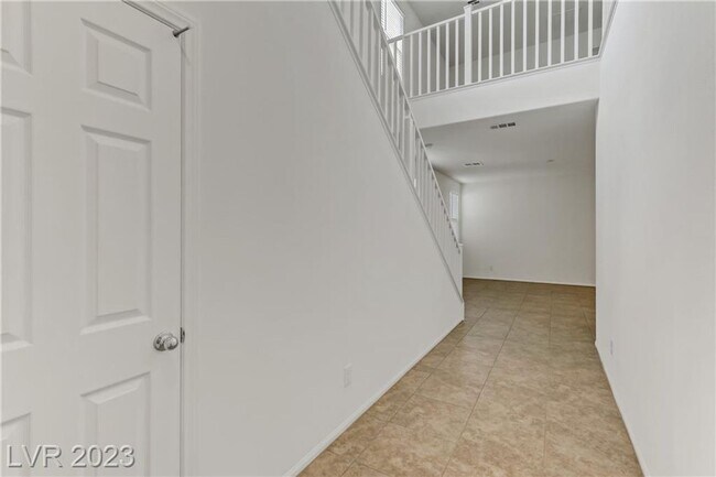 Building Photo - LOCATION, LOCATION-- MINUTES FROM NELLIS A...