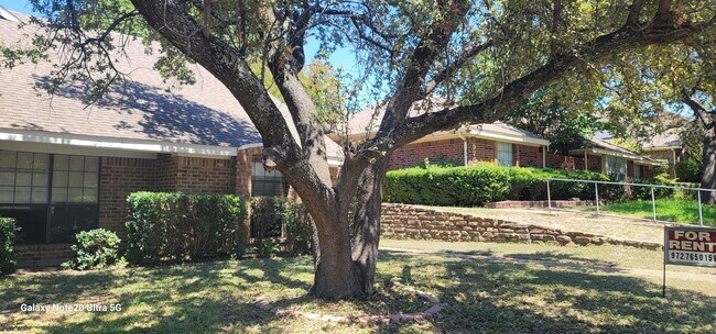 Foto del edificio - 9707 Summerwood Cir