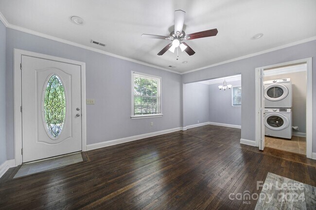 Building Photo - 1031 Spruce St