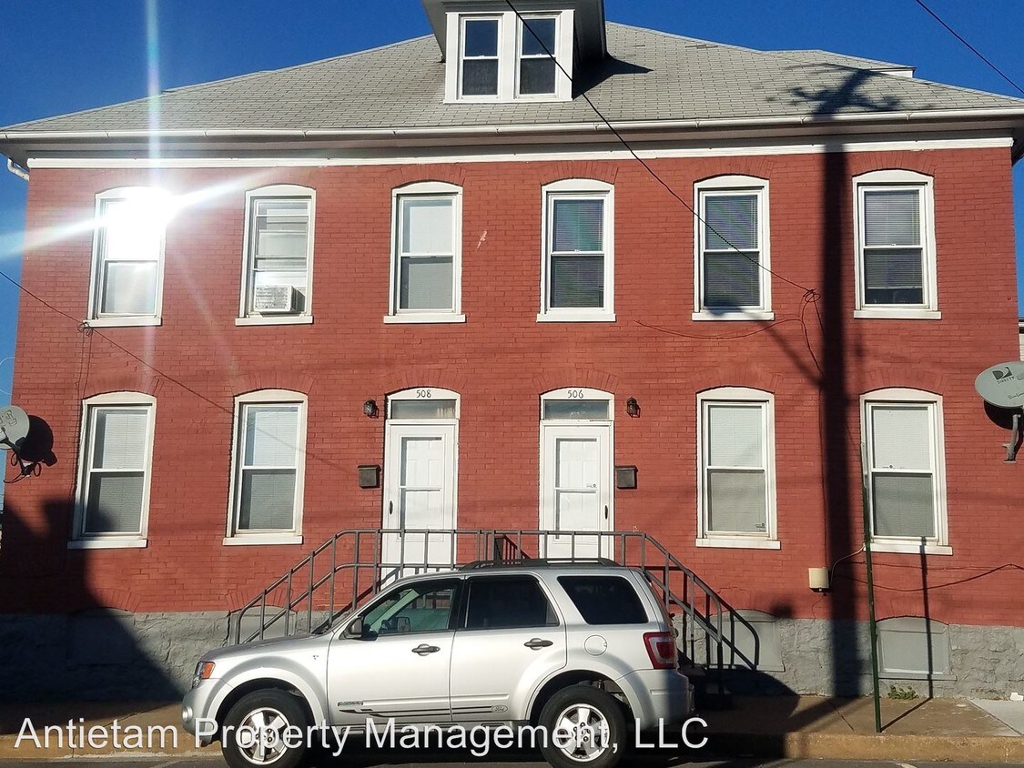 Primary Photo - 508 W Franklin St