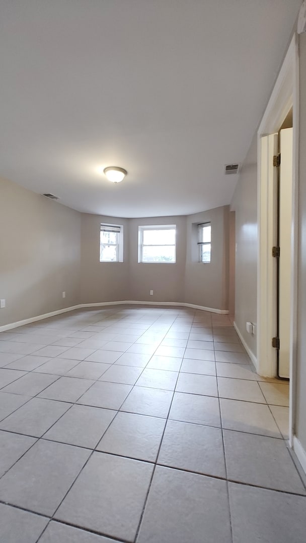 Foto del edificio - 3643 S Hermitage Ave
