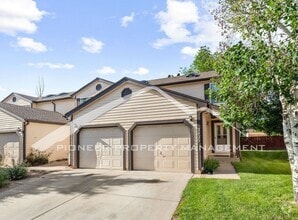 Building Photo - 2425 Lexington Village Ln