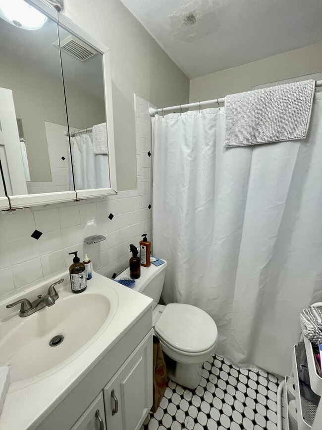 Building Photo - 1 Torpie St