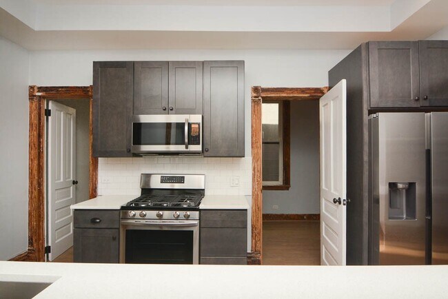 Foto del edificio - 921 N Winchester Ave