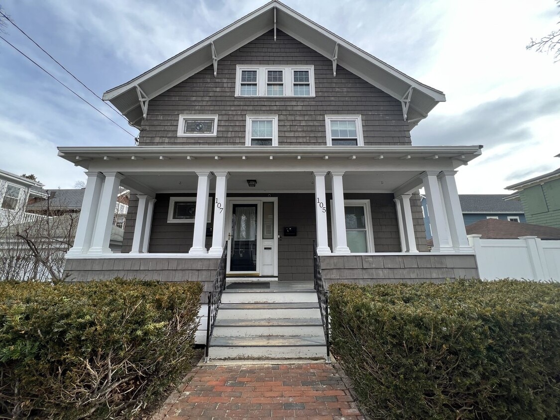 Primary Photo - 105-107 Oakdale St