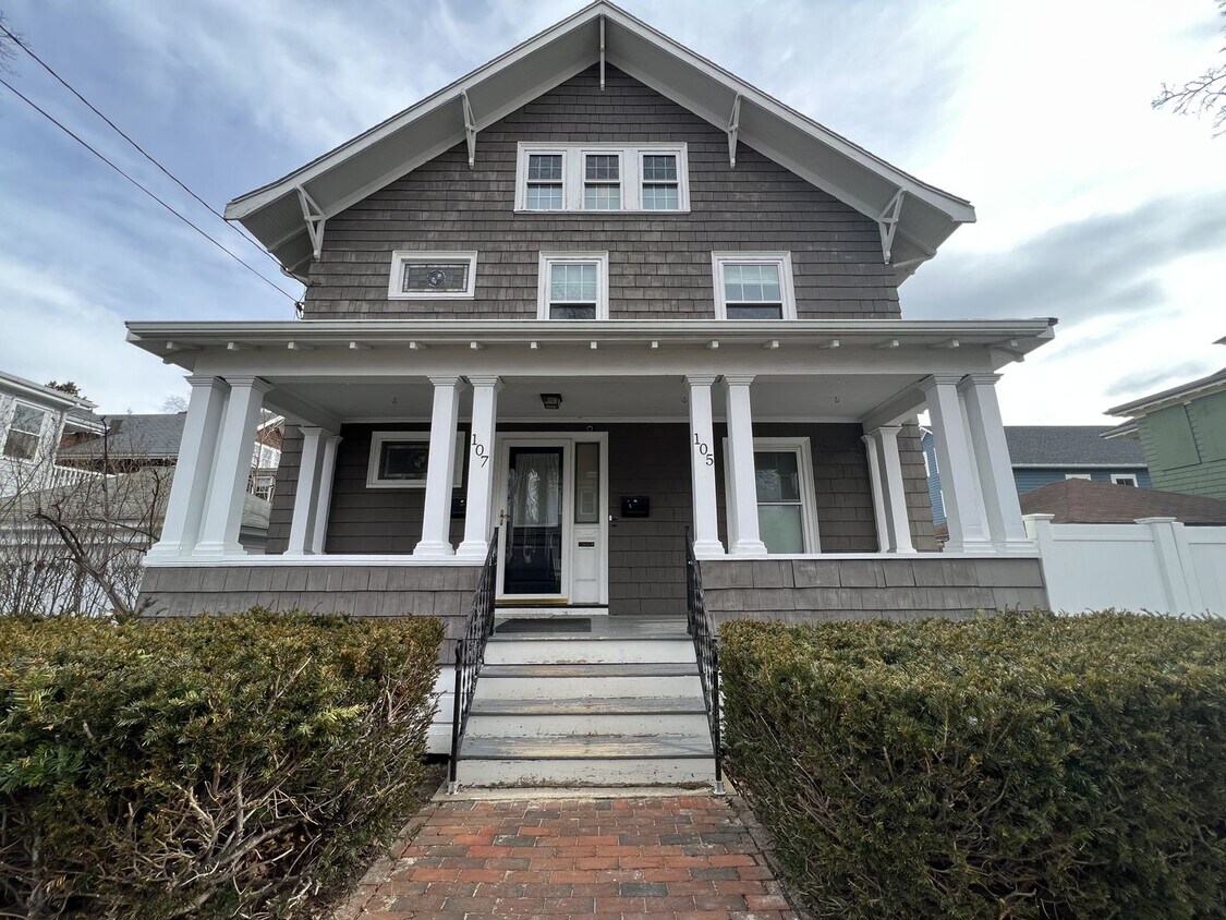Primary Photo - 105-107 Oakdale St