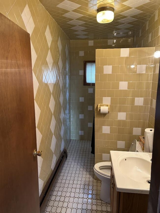 Building Photo - 121 Hope St