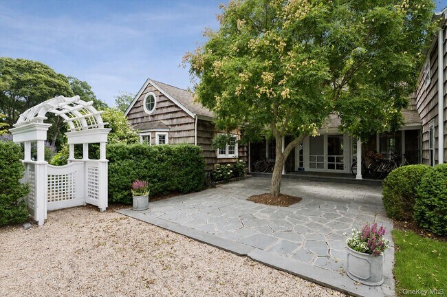 Foto del edificio - 20 Quogue St