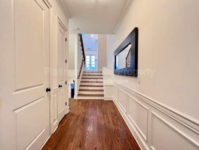 Building Photo - 6425 Bennington Bluff Ct