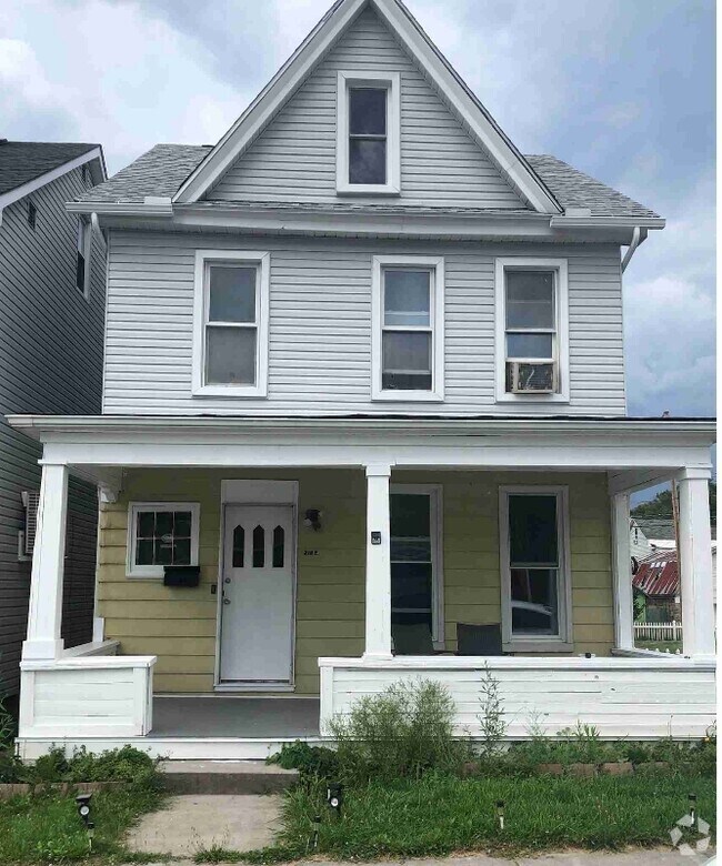 Apartments for rent in Freedom Township PA with Hardwood Floors 1