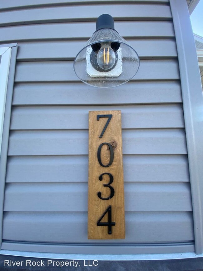 Building Photo - 3 br, 2 bath House - 7034 67th St South