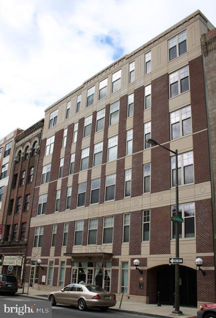 Building Photo - 130 N 2nd St