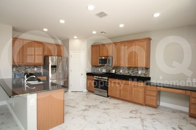 Foto del edificio - 1157 E Regent Dr