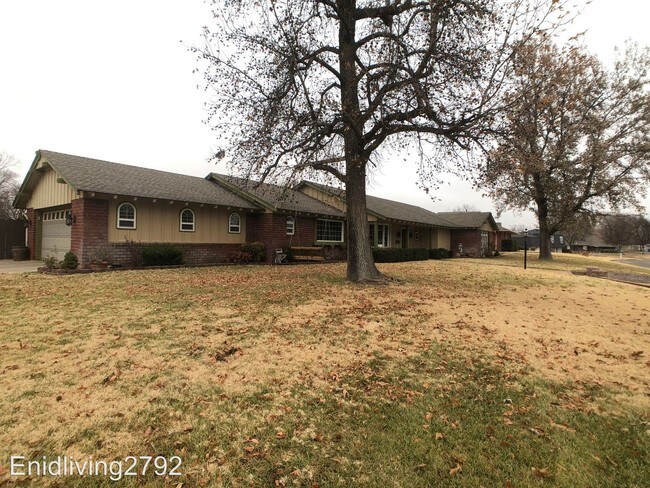 Building Photo - 3 br, 2.5 bath House - 2524 Edgewood