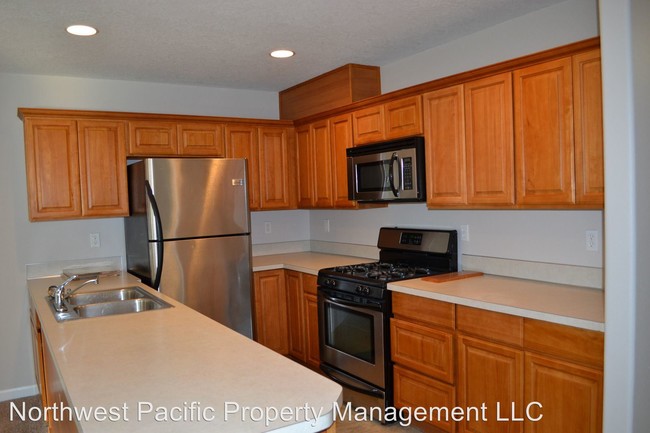 Building Photo - 3515-3517 Fisher Ct NE