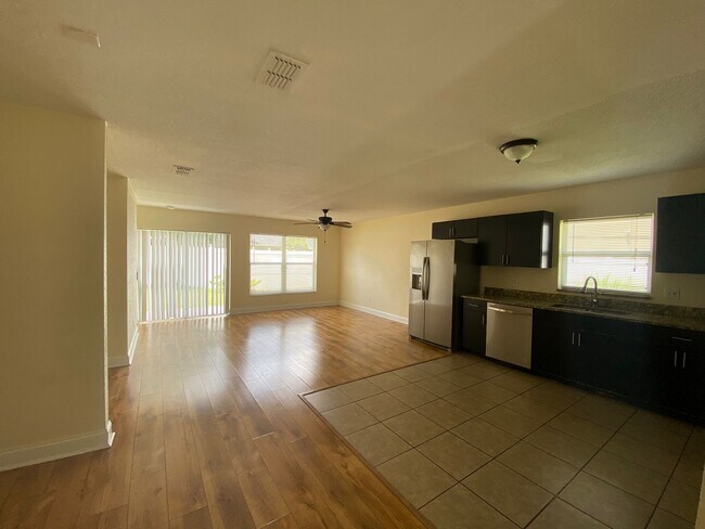 Building Photo - 1213 Epson Oaks Way