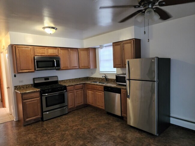 Building Photo - 1211 Cermak Rd