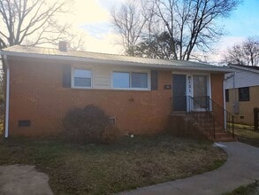 Building Photo - 131 Goff St Building Photo - 131 Goff St