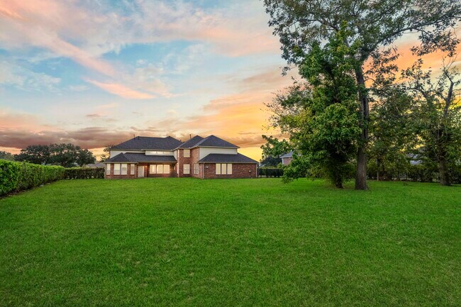 Foto del edificio - 4502 Creek Point Ln