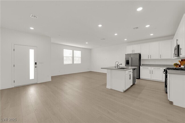 Foto del edificio - 334 Laurel Peak Dr