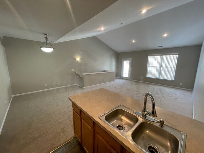 Foto del edificio - 40564 Blythefield Ln