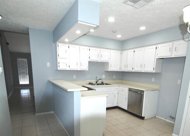 Building Photo - 208 Morningside Dr